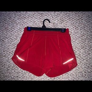 LULULEMON: Hotty Hot High-Rise Lined Short 4" Size 6, Dark Red